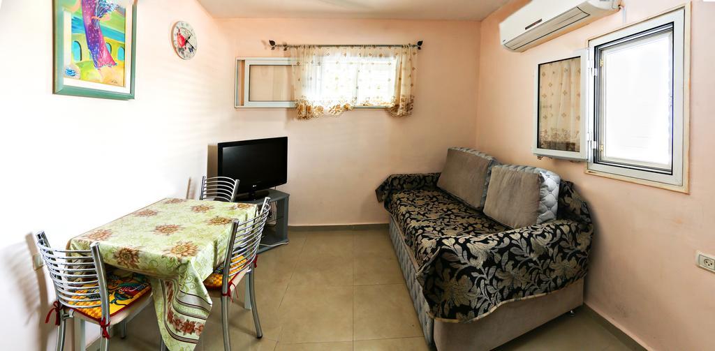 Apartments Petah Tiqwa Petach Tikva Room photo